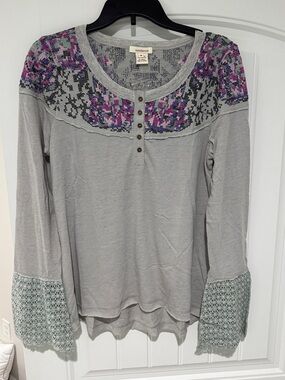 NWOT Sundance Gray Long-Sleeve Tee with Pink & Purple Floral Yoke